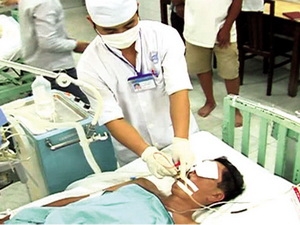 Cảnh báo nguy cơ ngộ độc rượu ngày Tết